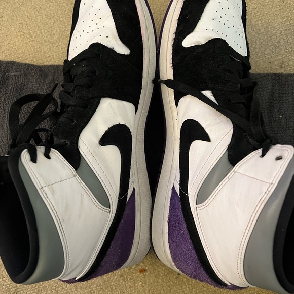 10.5 AIR JORDANS. Excellent Condition - Picture 4 of 4